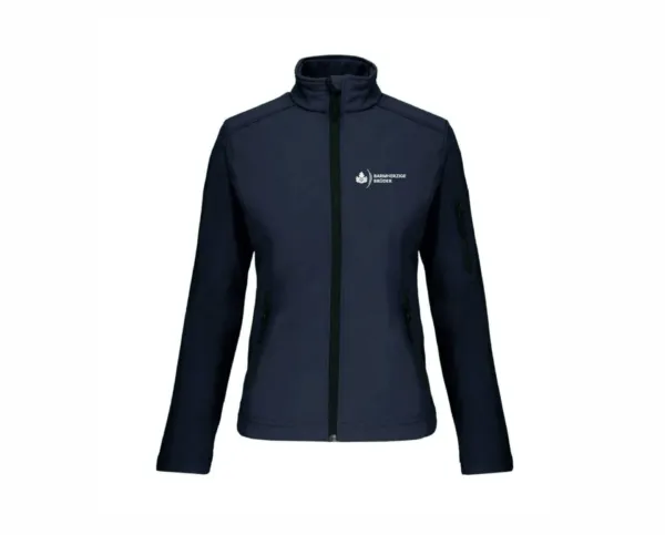 Eine Damenjacke mit Logo auf der Brust